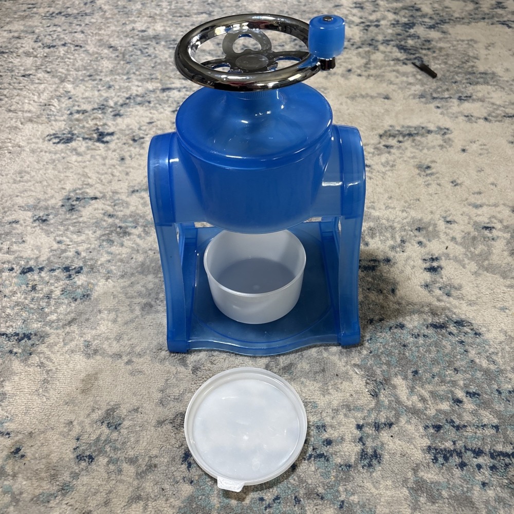 Pampered Chef Ice Shaver  & 1 Ice Container /w Lid Slushie Snow Cone Maker VTG